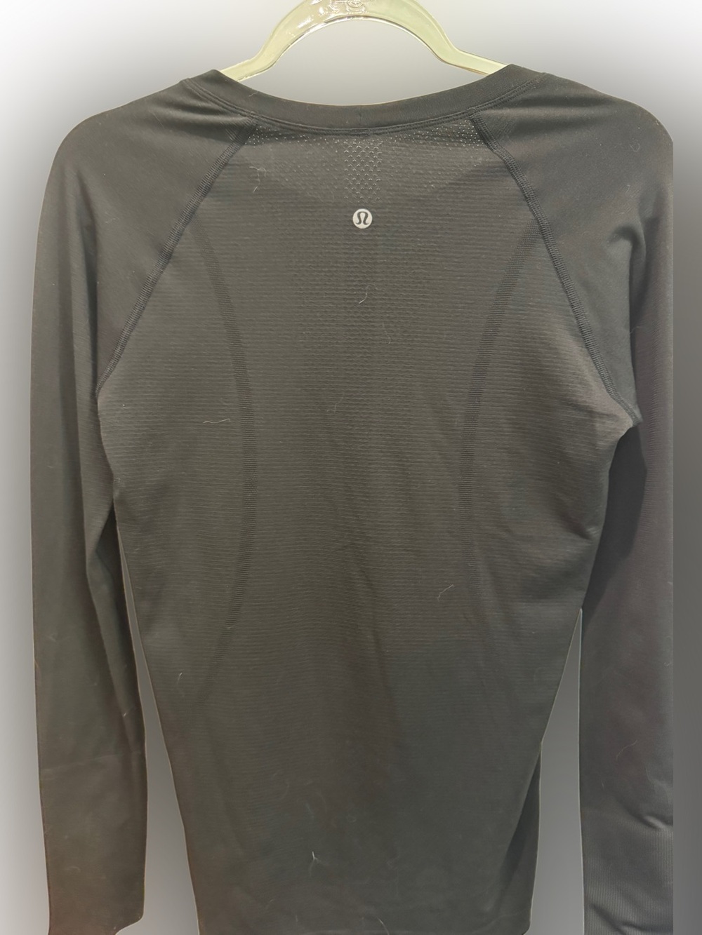 Lululemon Black Swiftly Tech Long-Sleeve Shirt 2.0 Hip Length - Picture 3 of 3